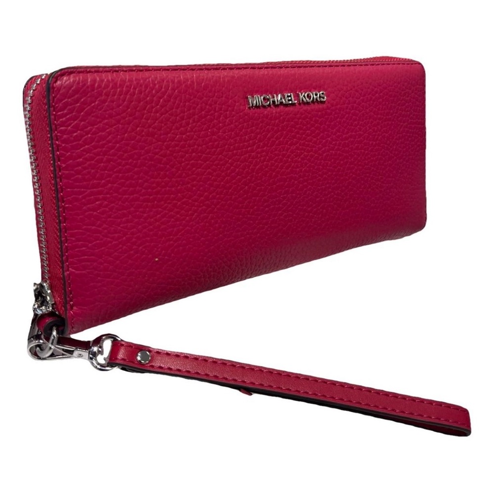 MICHAEL KORS Lg Pebbled Leather Continental Wallet Wristlet Phone
Dark Raspberry